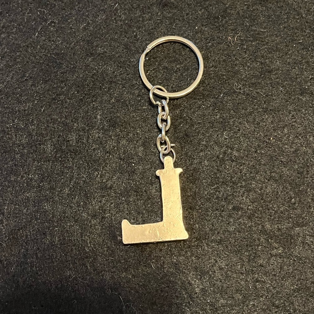 Silver Initial 'L' Keychain - Picture 11 of 11